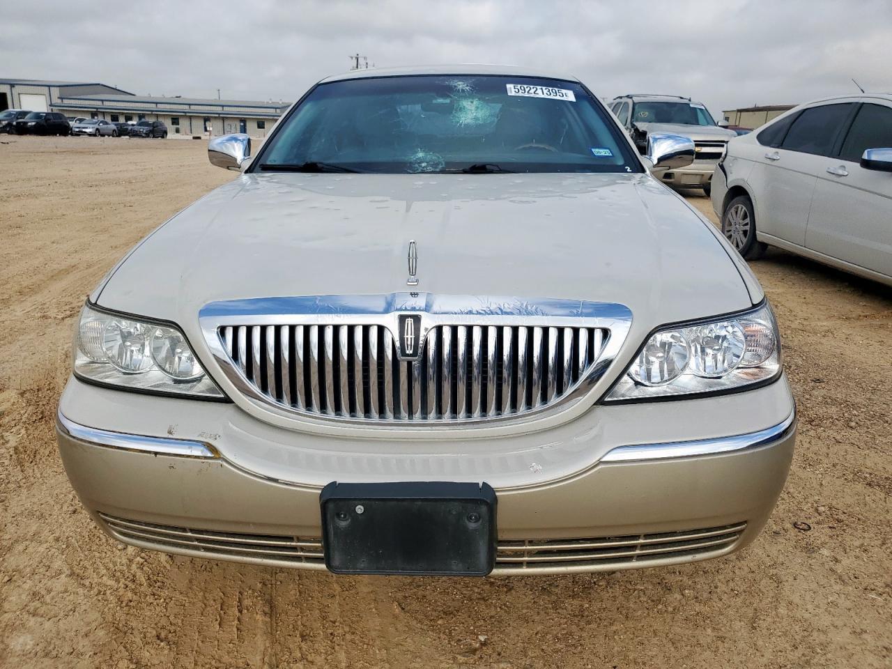 2004 Lincoln Town Car Ultimate - Фото 5