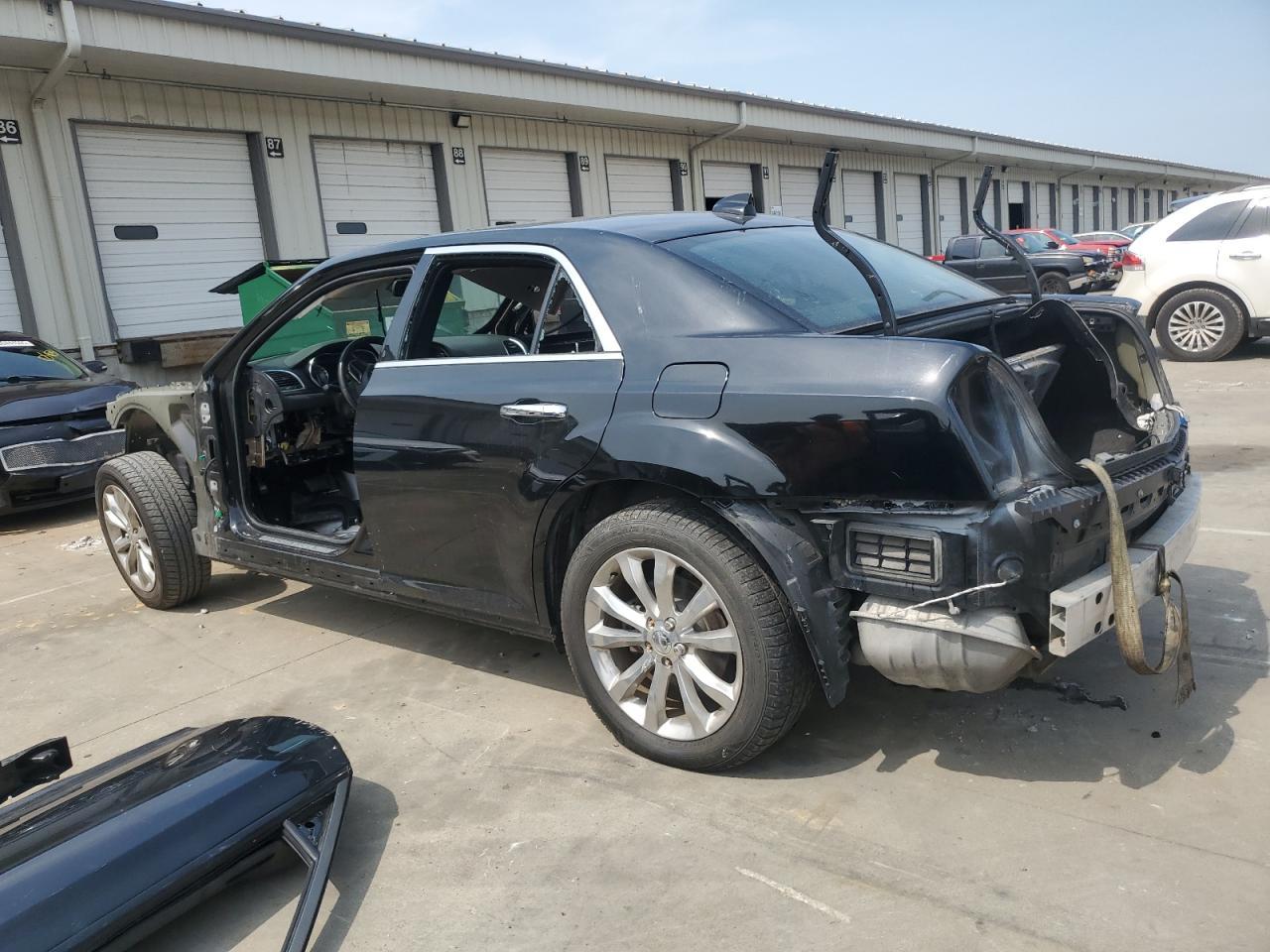 2019 Chrysler 300 Limited - Фото 2