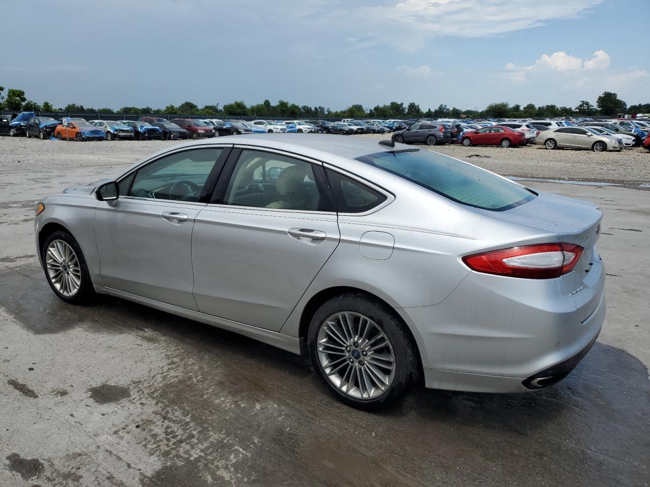 2015 Ford Fusion Se - Фото 2