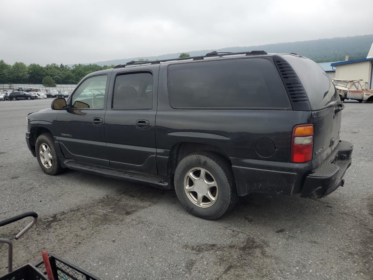 2003 GMC Yukon Xl Denali - Image 2