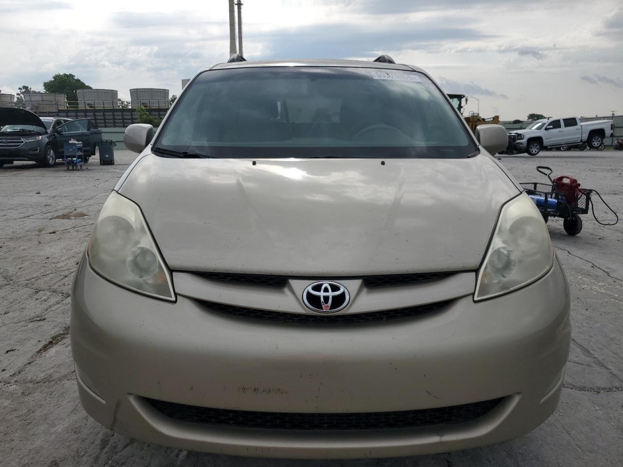 2010 Toyota Sienna Xle - Фото 5