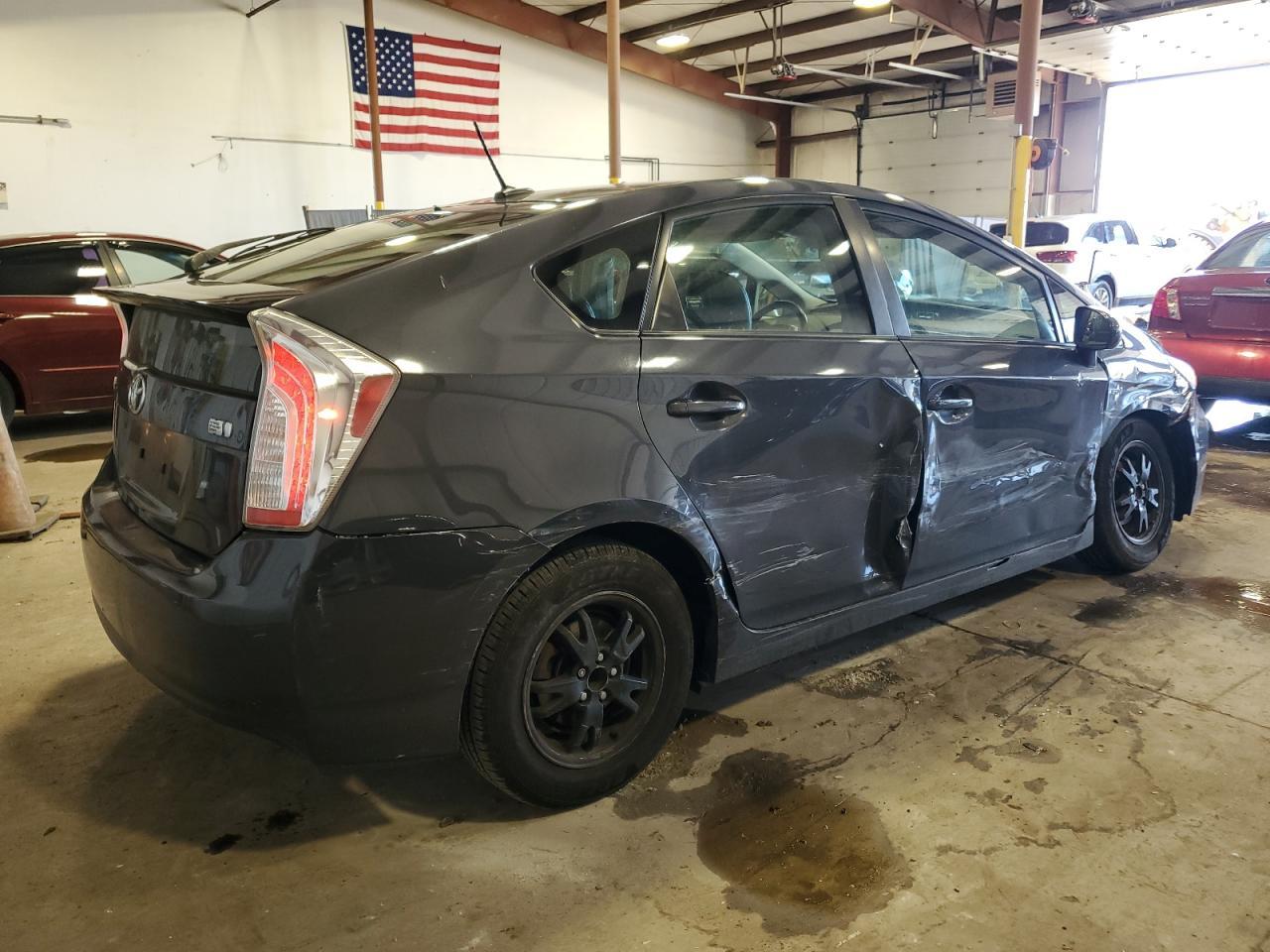 2015 Toyota Prius - Фото 3