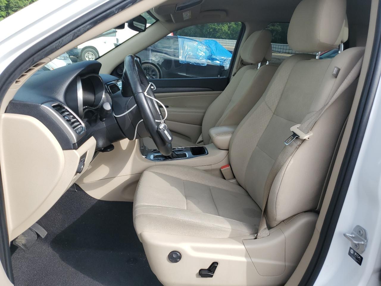 2022 Jeep Grand Cherokee Laredo E - Image 7