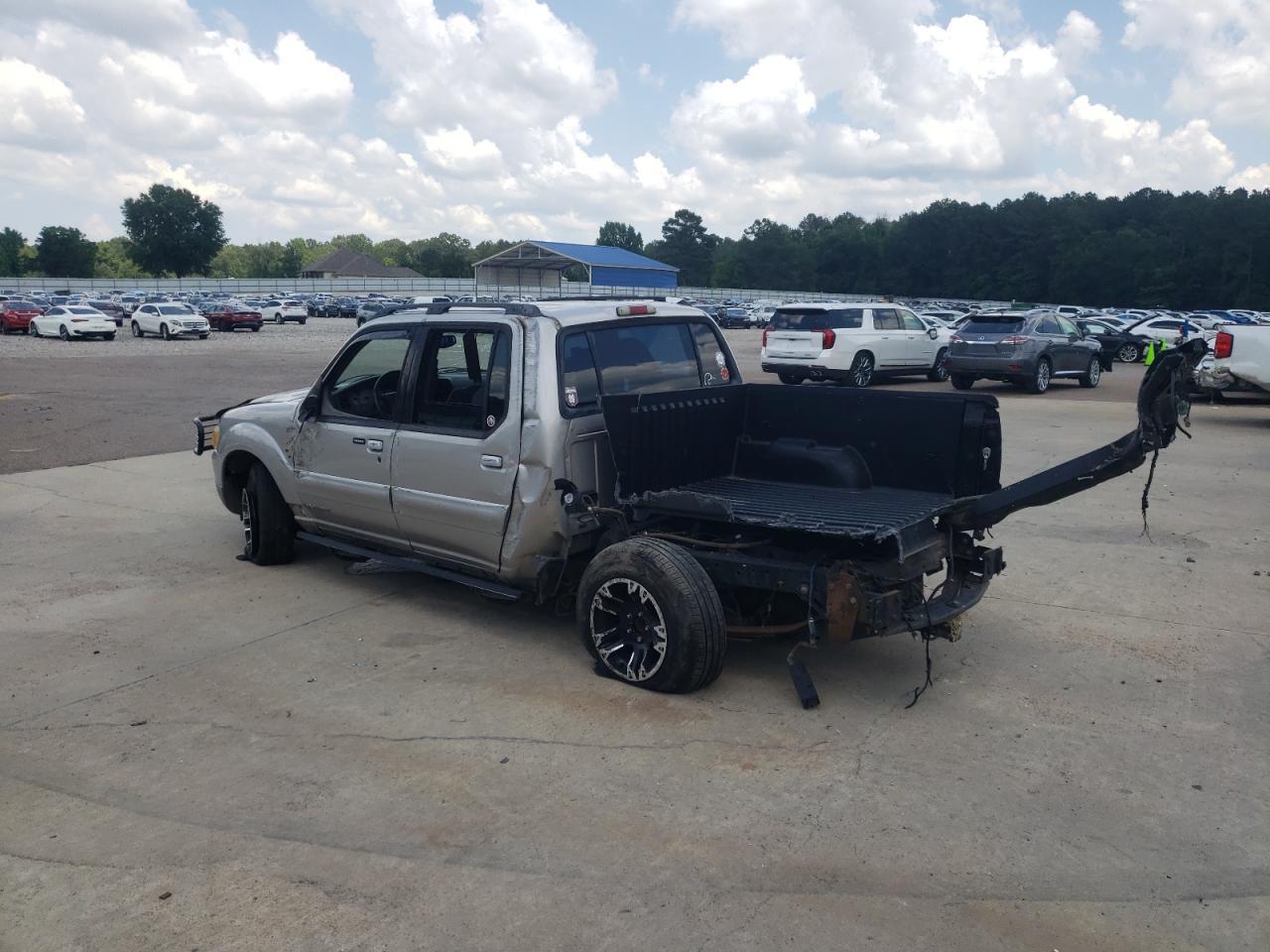 2002 Ford Explorer - Image 2