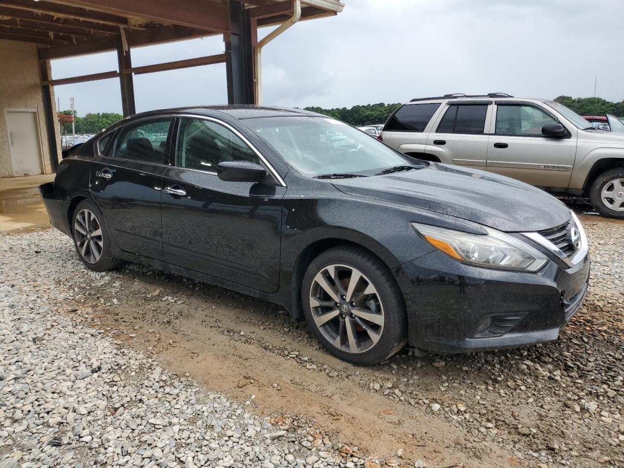 2017 Nissan Altima 2.5 - Image 4