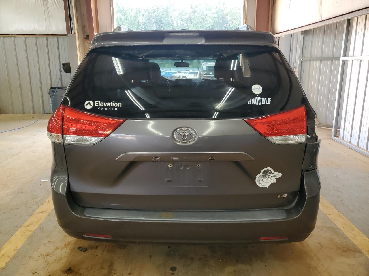 2012 Toyota Sienna Le - Image 6