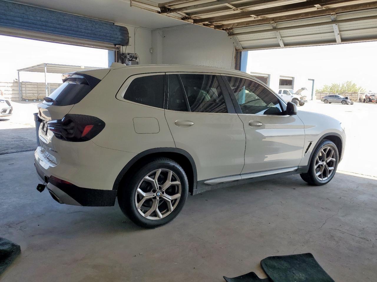 2022 BMW X3 Sdrive30I - Фото 3