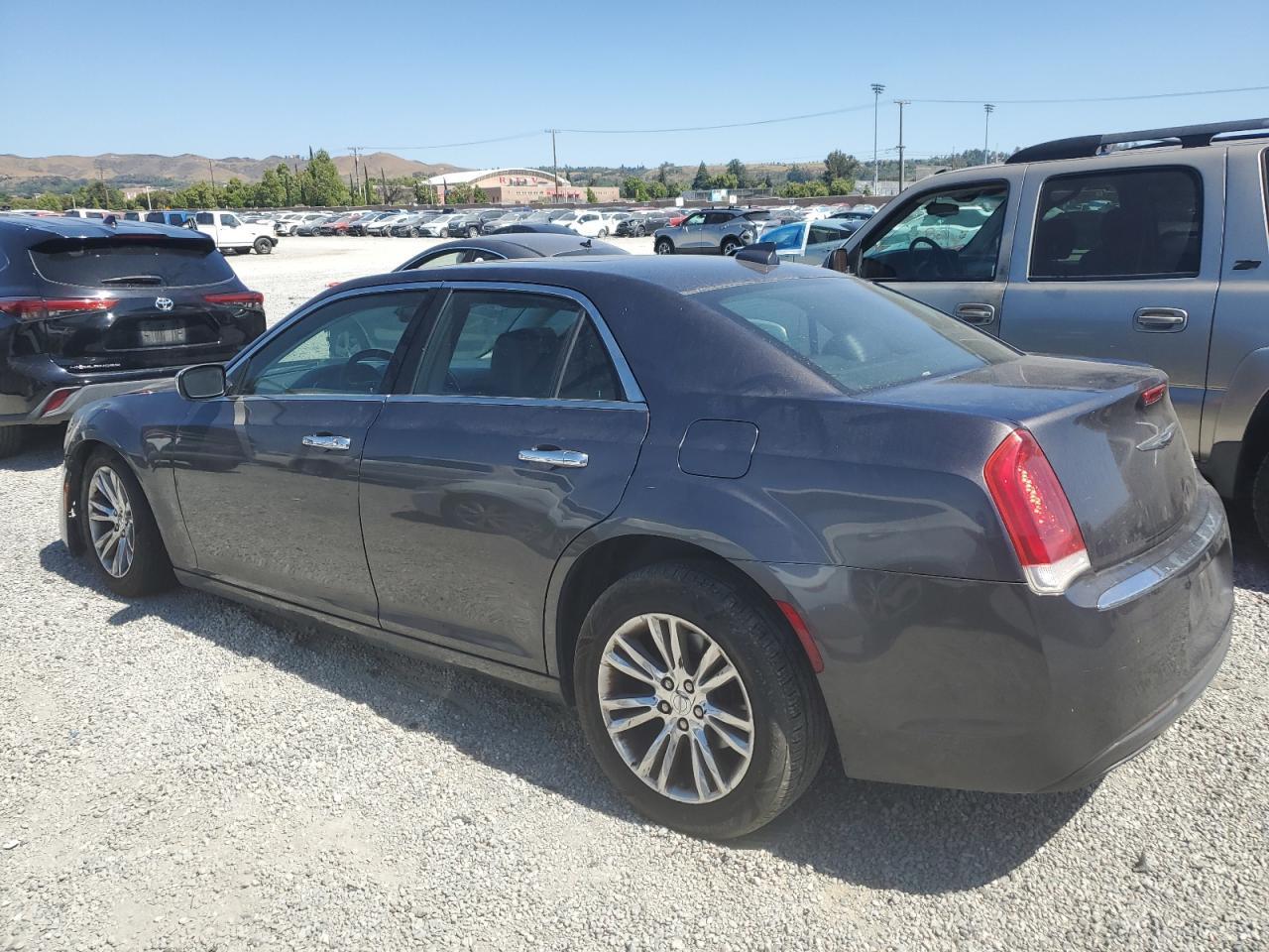 2016 Chrysler 300C - Фото 2