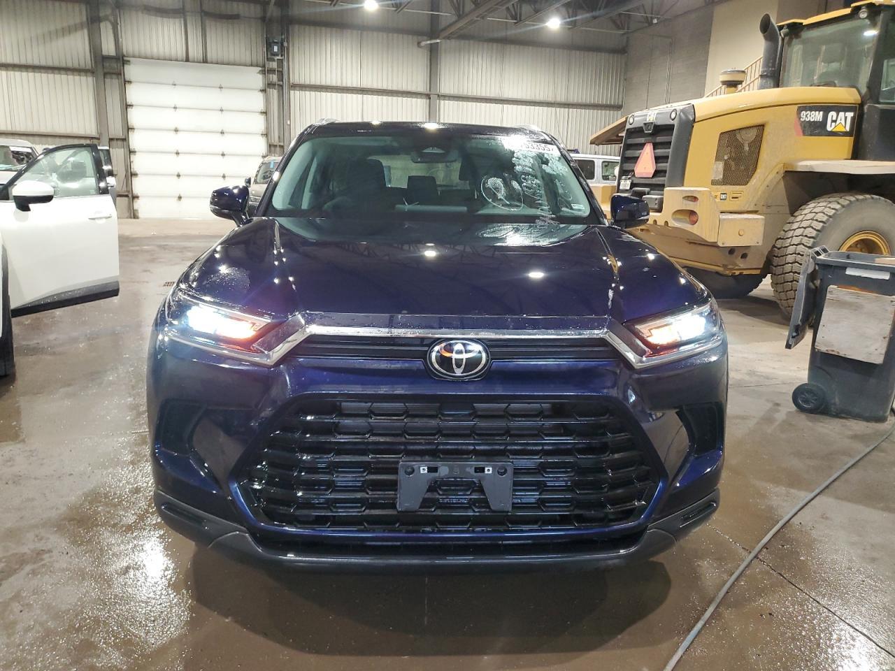 2024 Toyota Grand Highlander Xle - Image 5