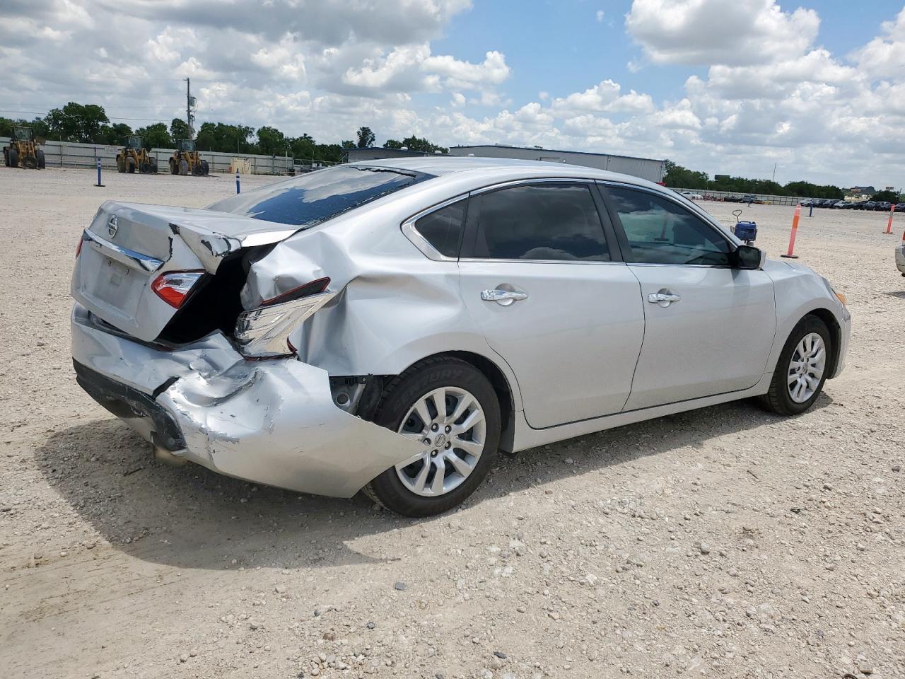 2016 Nissan Altima 2.5 - Image 3