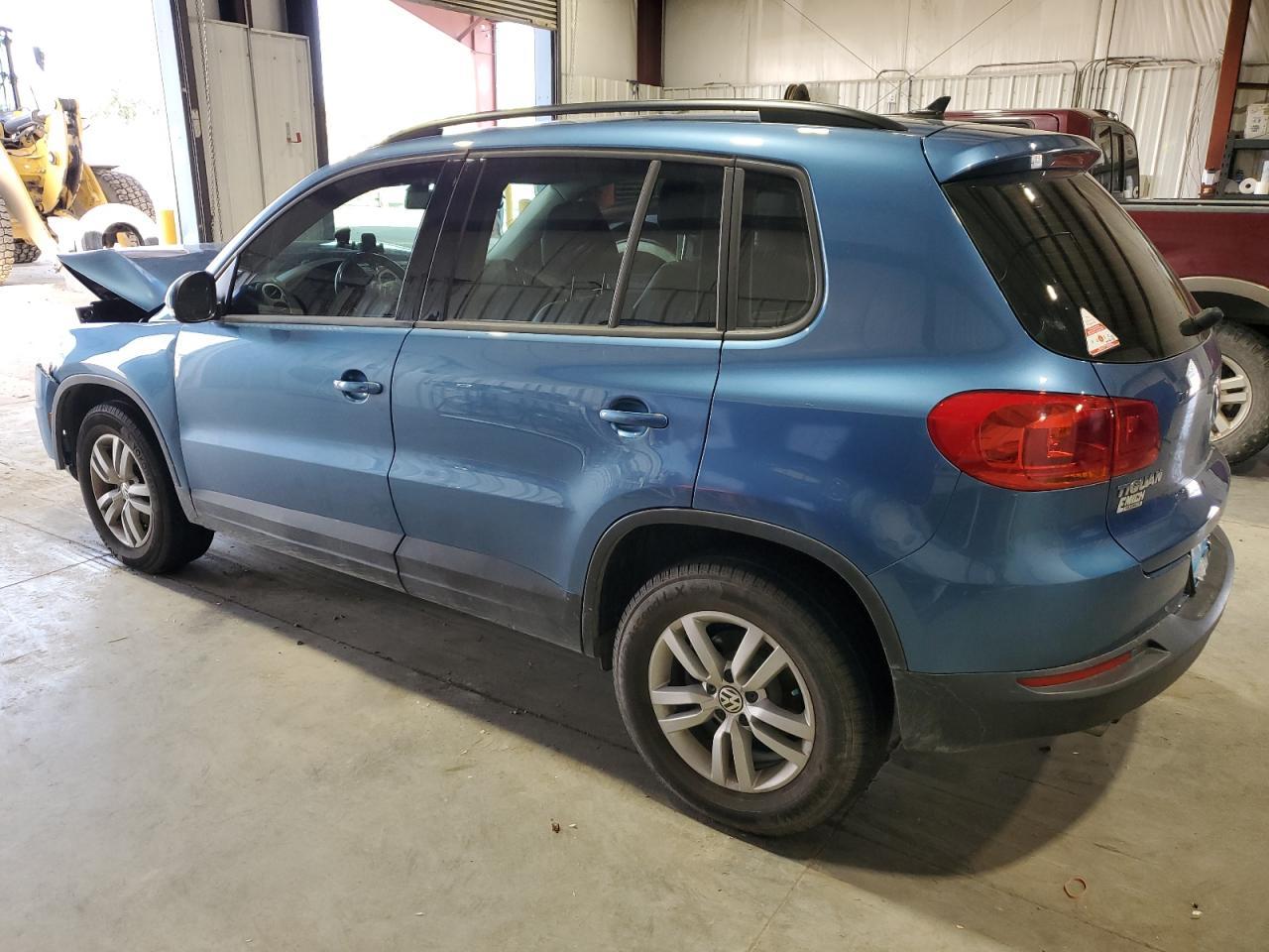 2017 Volkswagen Tiguan S - Фото 2