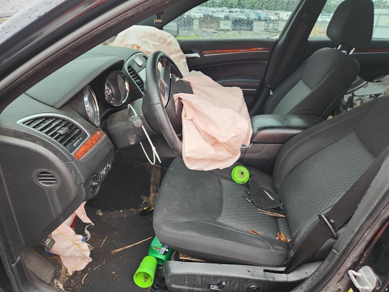 2012 Chrysler 300 - Image 7