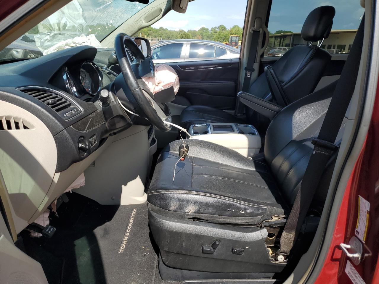 2014 Chrysler Town & Country Touring - Image 7