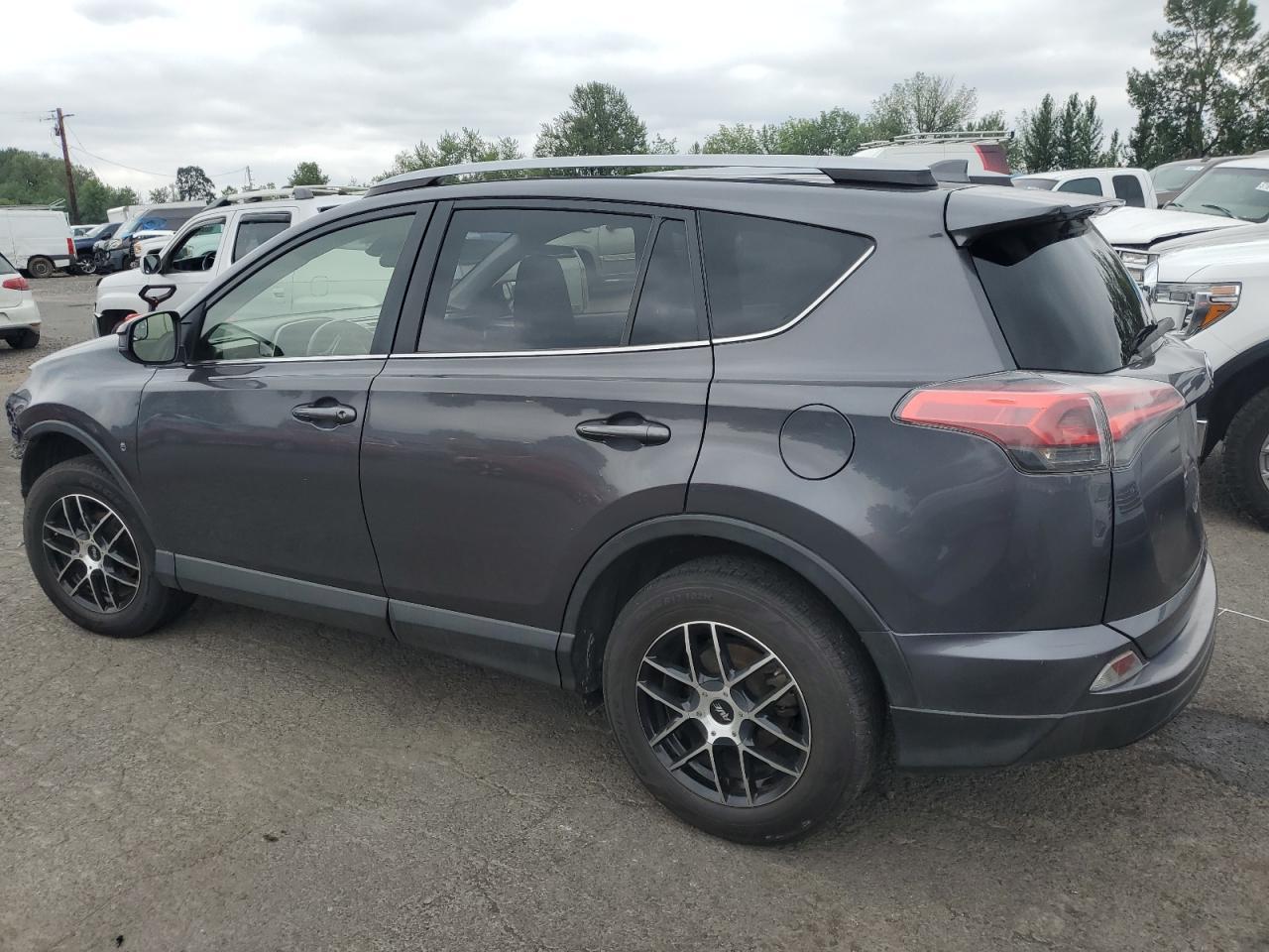 2017 Toyota Rav4 Le - Фото 2
