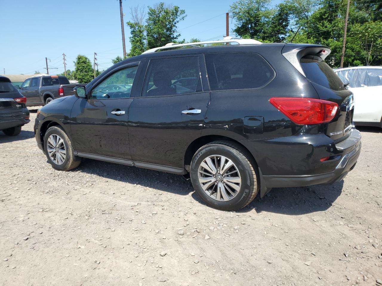 2017 Nissan Pathfinder S - Фото 2