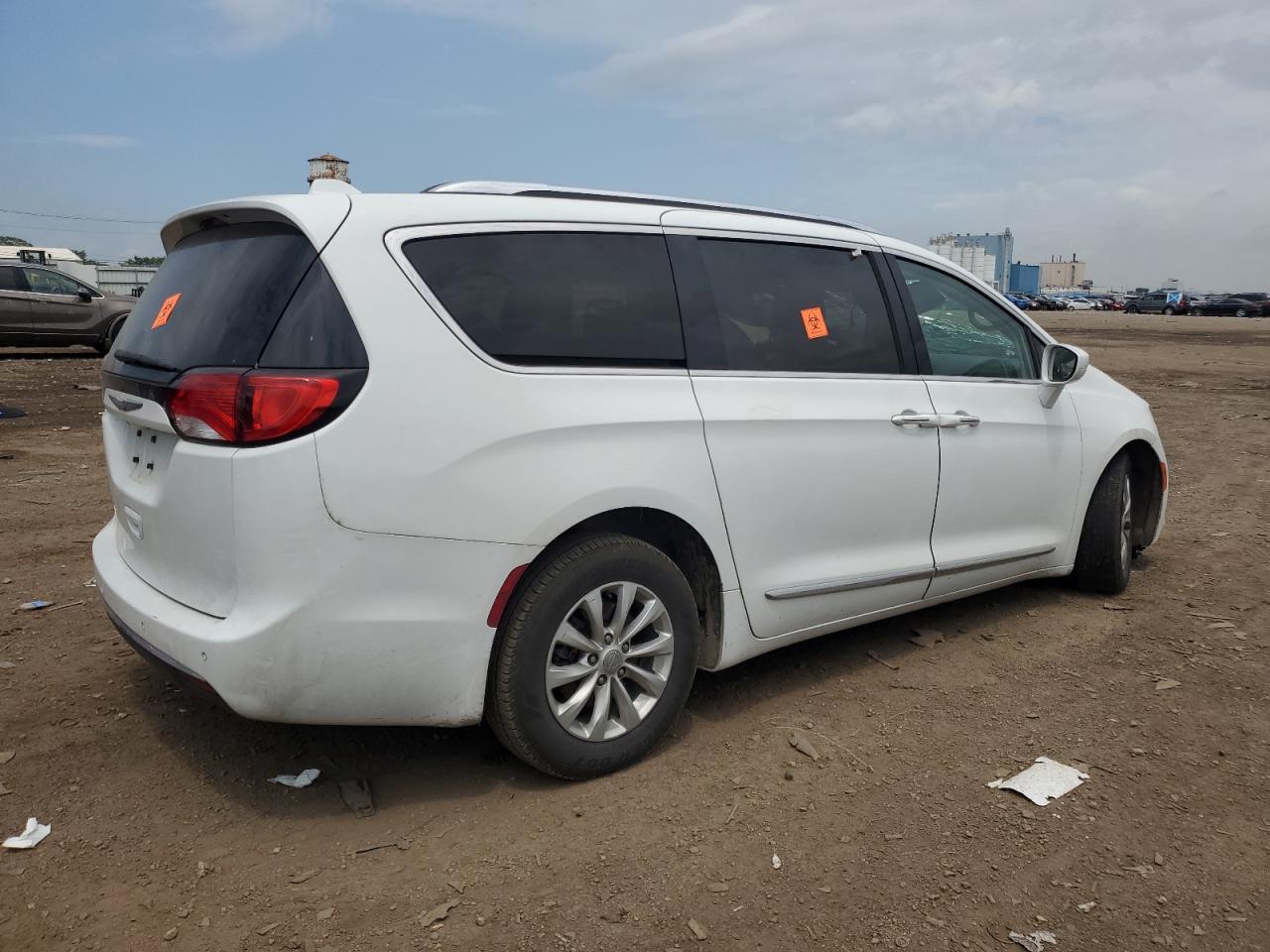 2018 Chrysler Pacifica Touring L - Фото 3