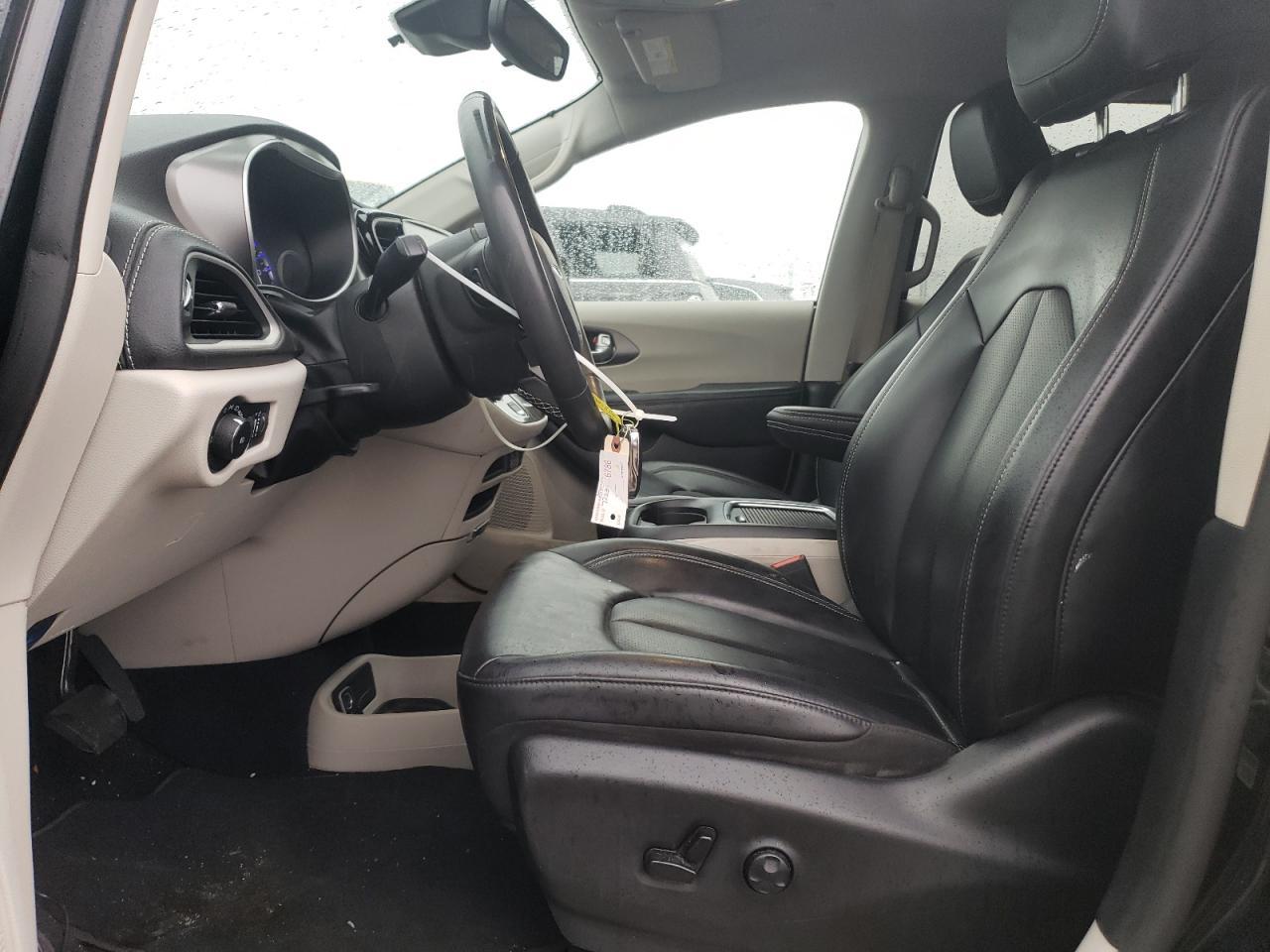 2023 Chrysler Pacifica Touring L - Image 7