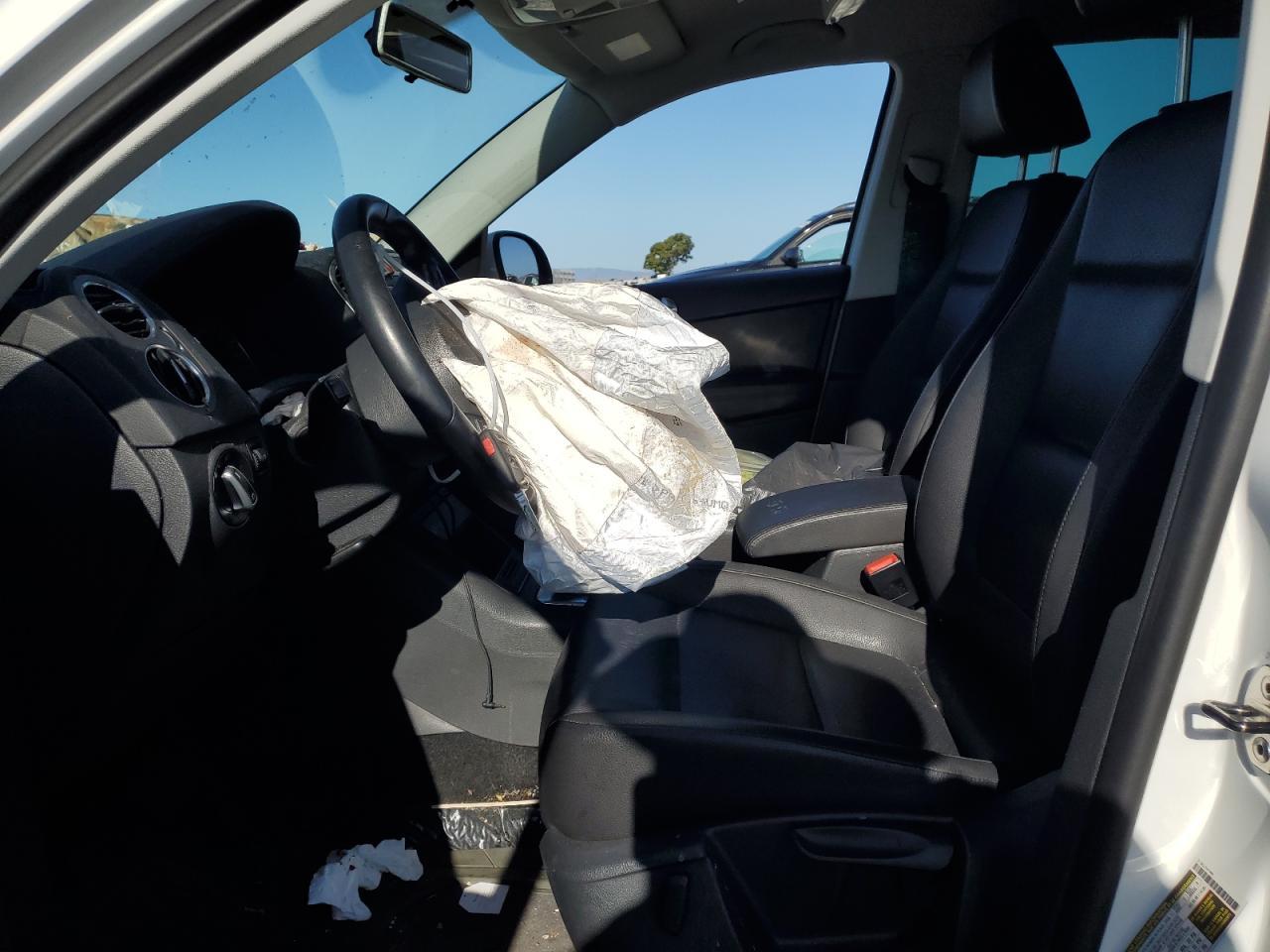 2011 Volkswagen Tiguan S - Image 7