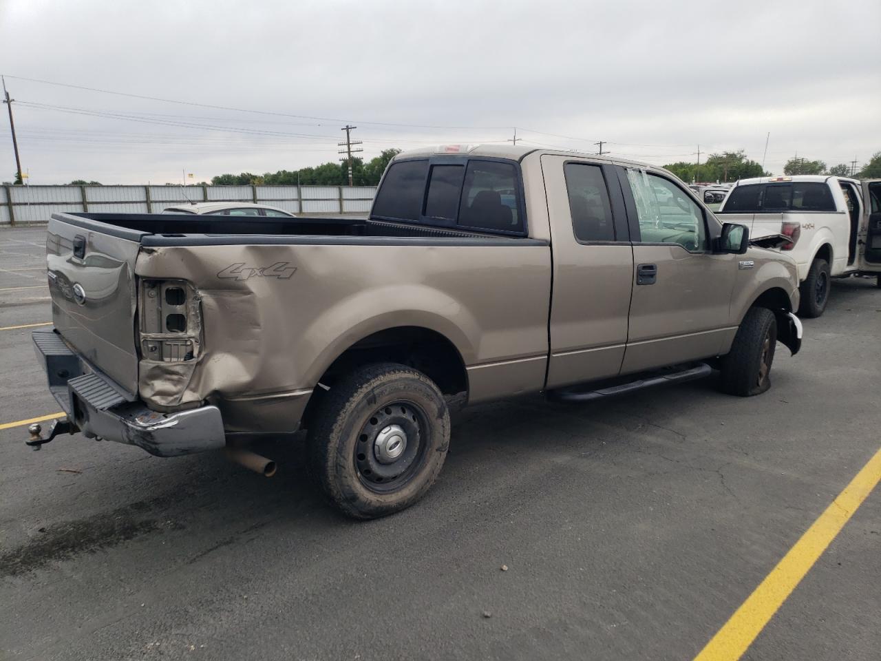 2004 Ford F150 - Фото 3