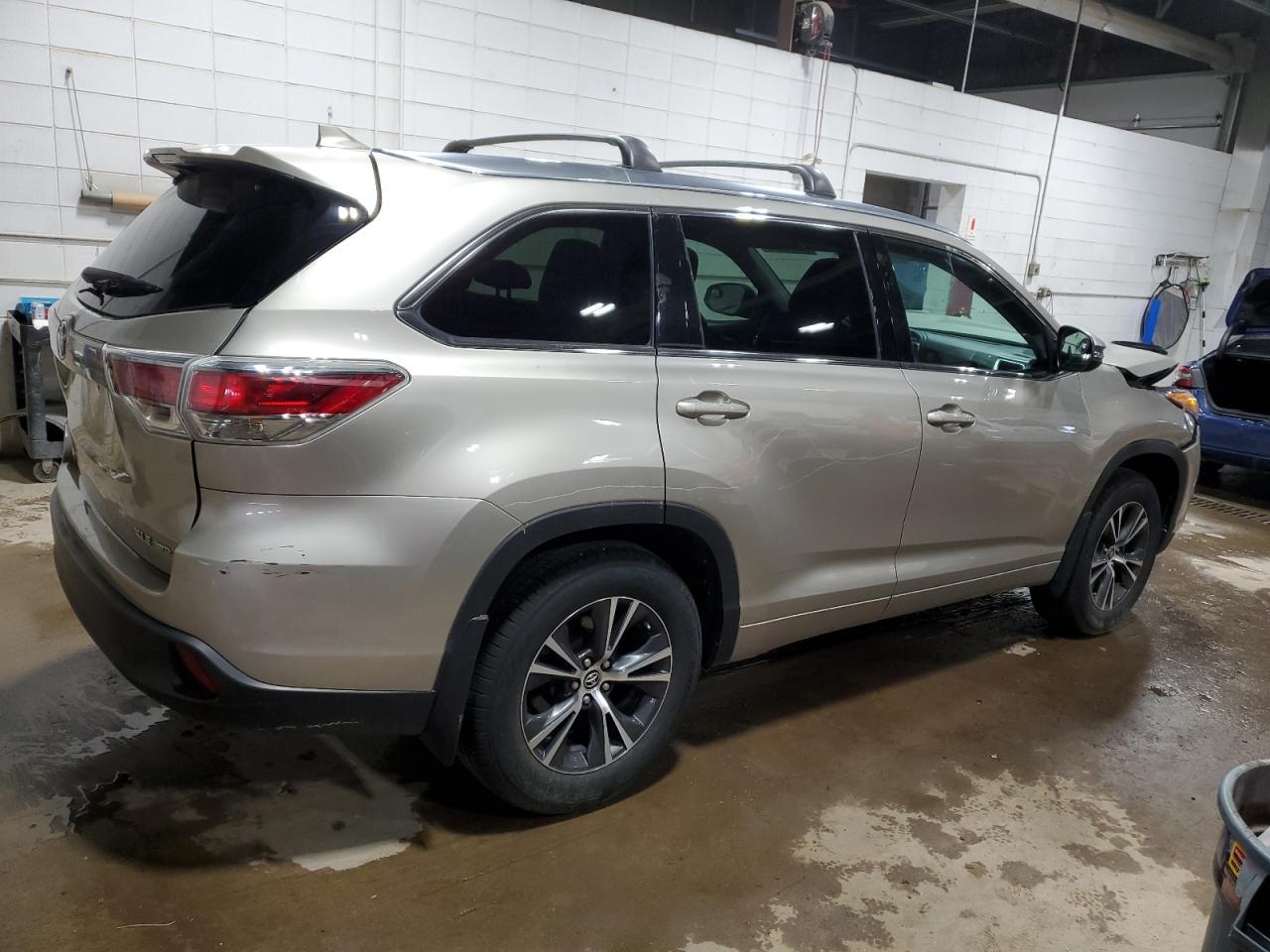 2016 Toyota Highlander Xle - Image 3