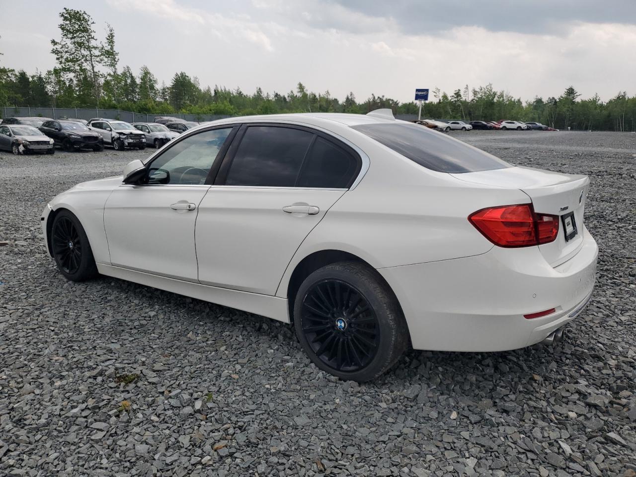 2015 BMW 328 Xi - Фото 2