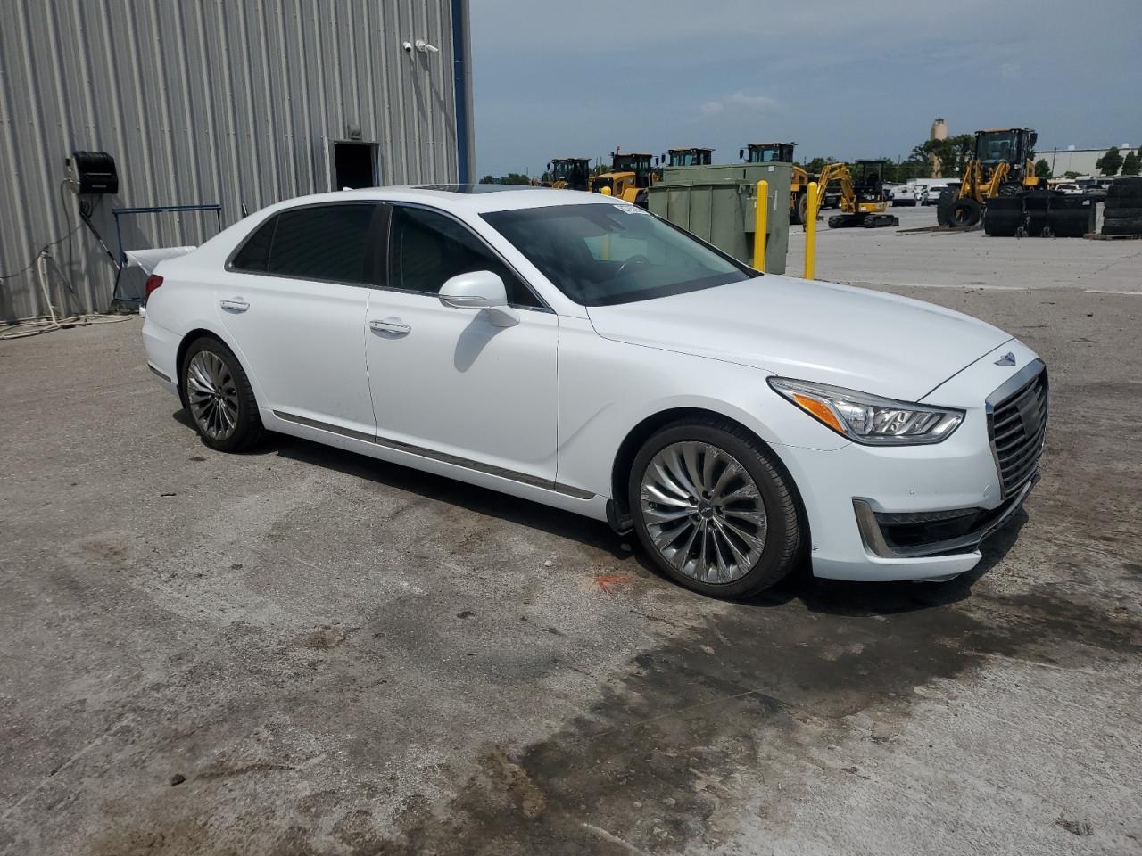 2017 Genesis G90 Premium - Image 4