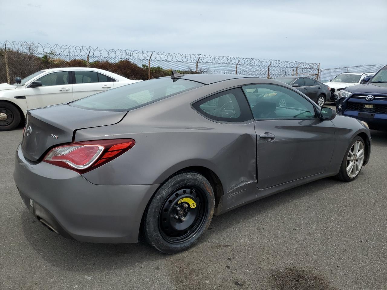 2013 Hyundai Genesis Coupe 2.0T - Image 3