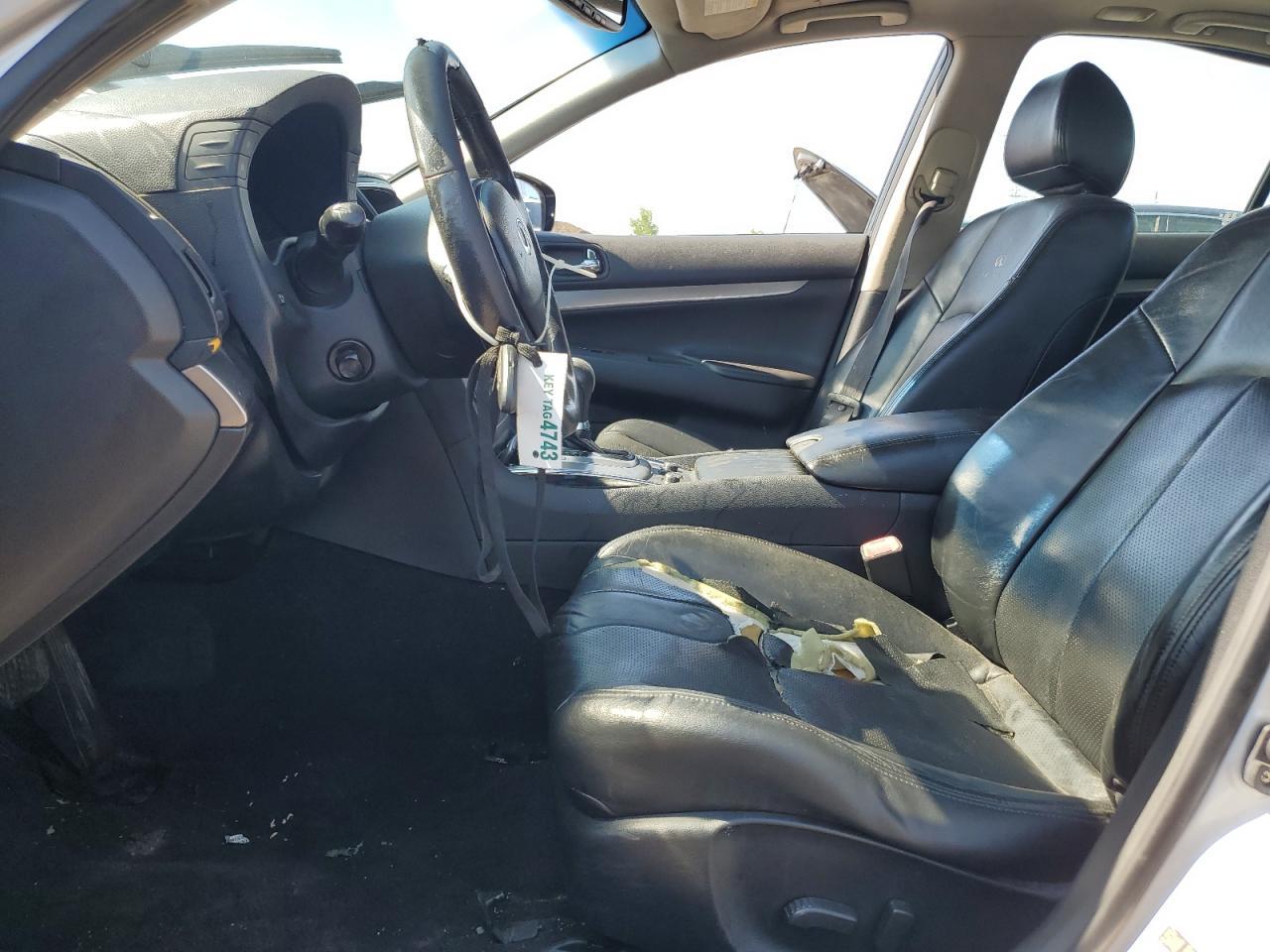 2011 Infiniti G37 - Image 7