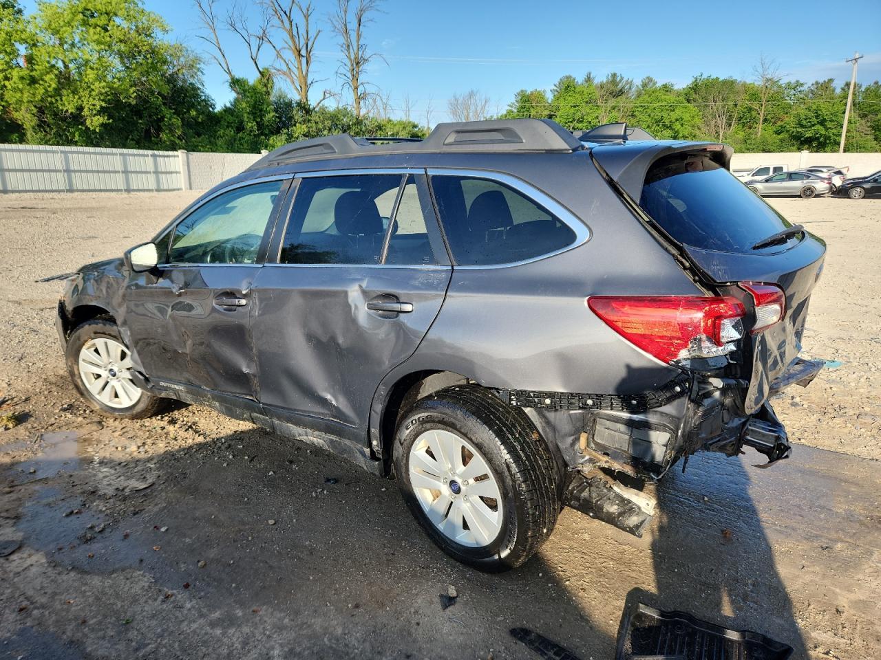 2018 Subaru Outback 2.5I Premium - Фото 2