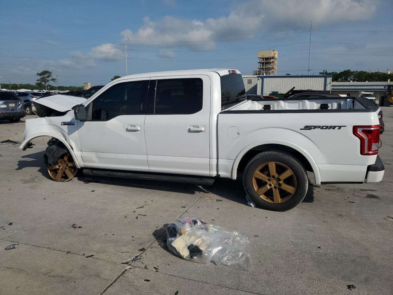 2015 Ford F150 Supercrew - Фото 2