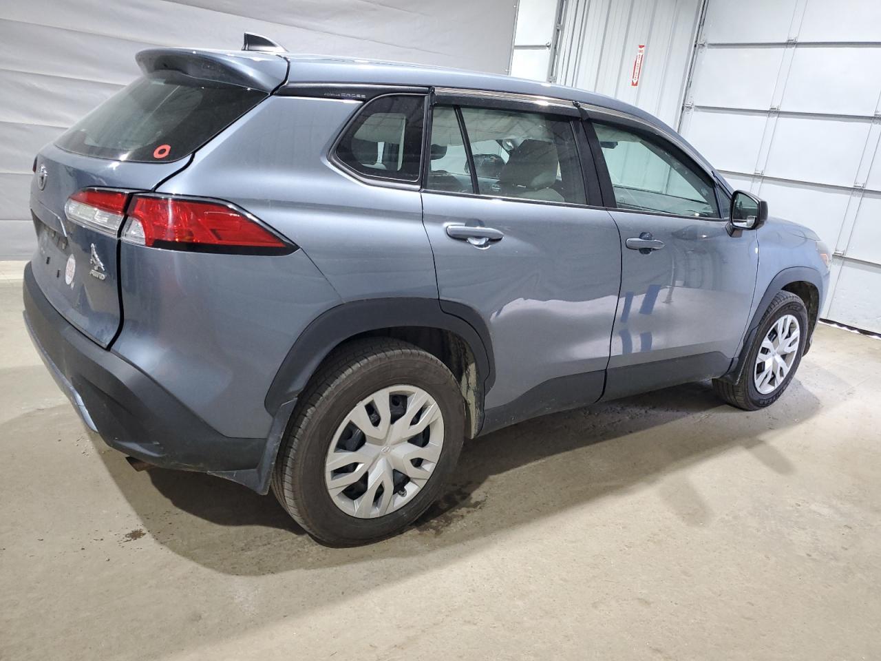 2023 Toyota Corolla Cross L - Image 3