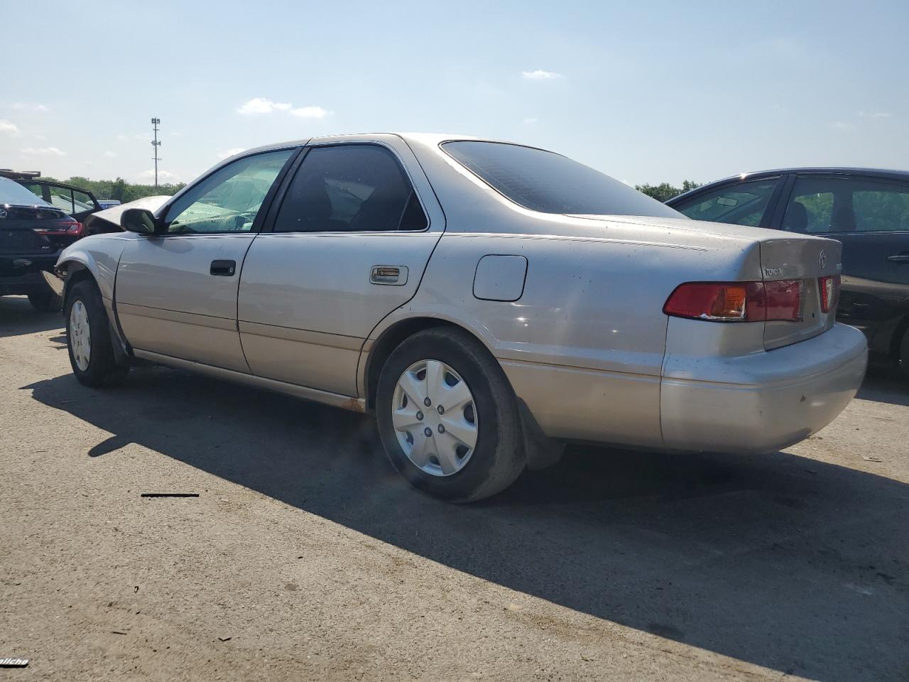 2001 Toyota Camry Ce - Фото 2