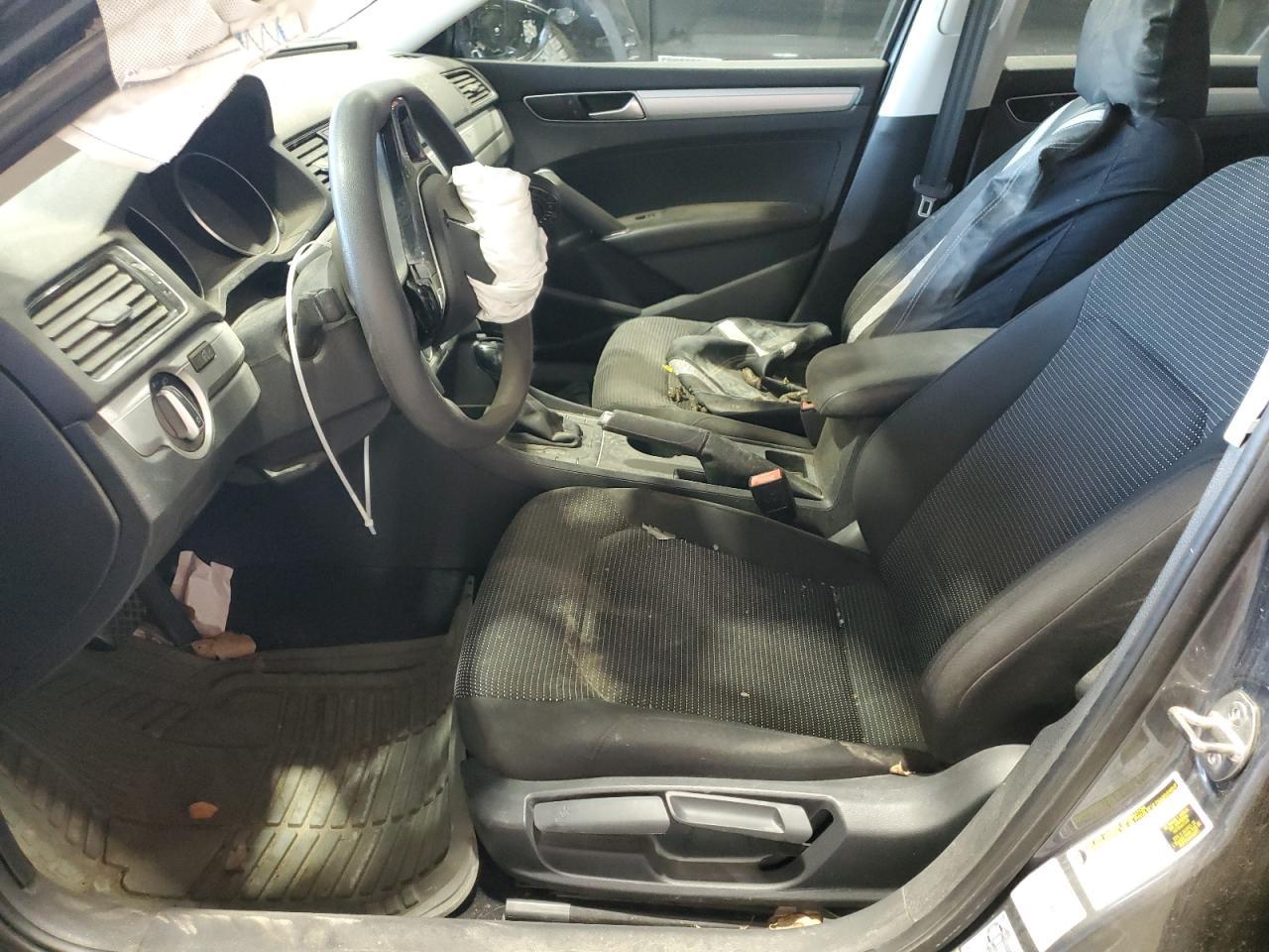 2016 Volkswagen Passat S - Image 7