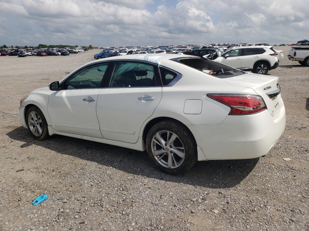 2015 Nissan Altima 2.5 - Фото 2
