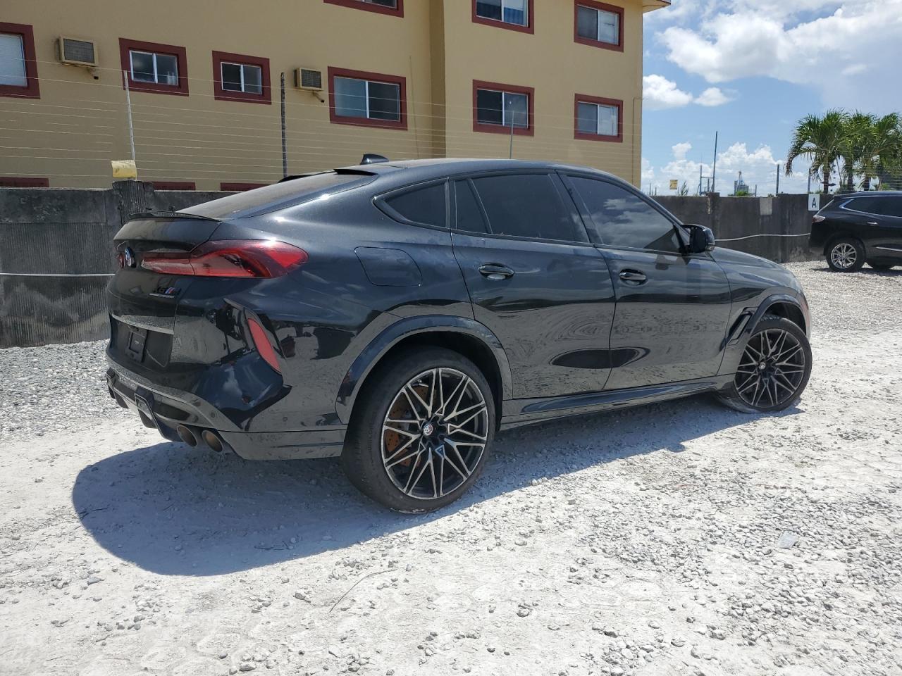 2023 BMW X6 M - Фото 3