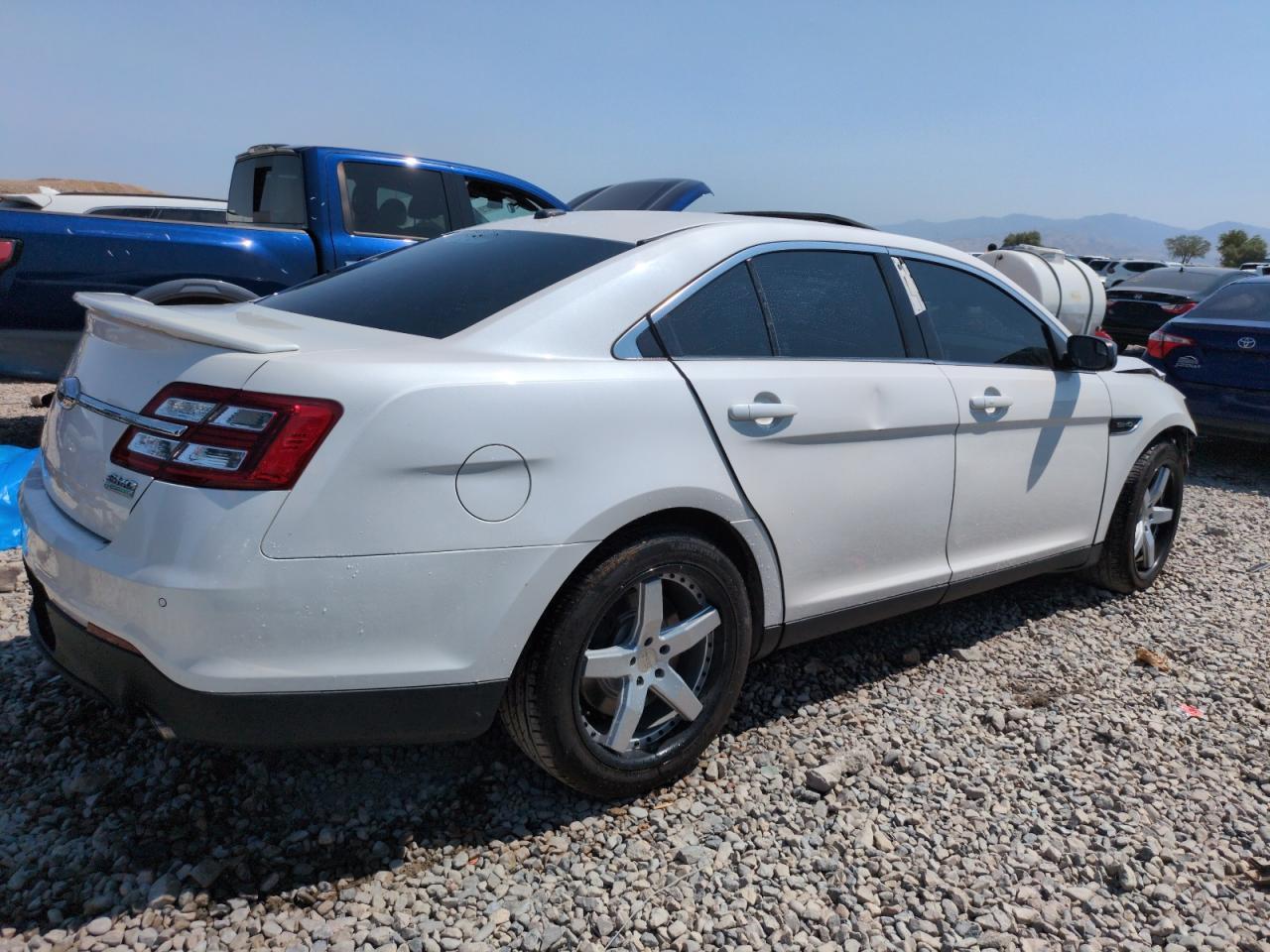 2015 Ford Taurus Sho - Фото 3