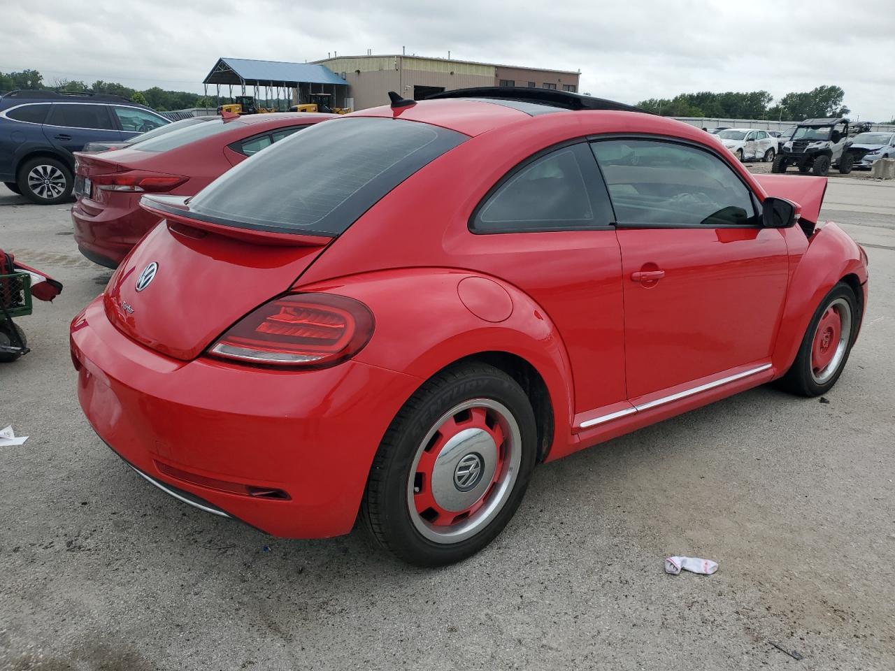 2018 Volkswagen Beetle S - Фото 3