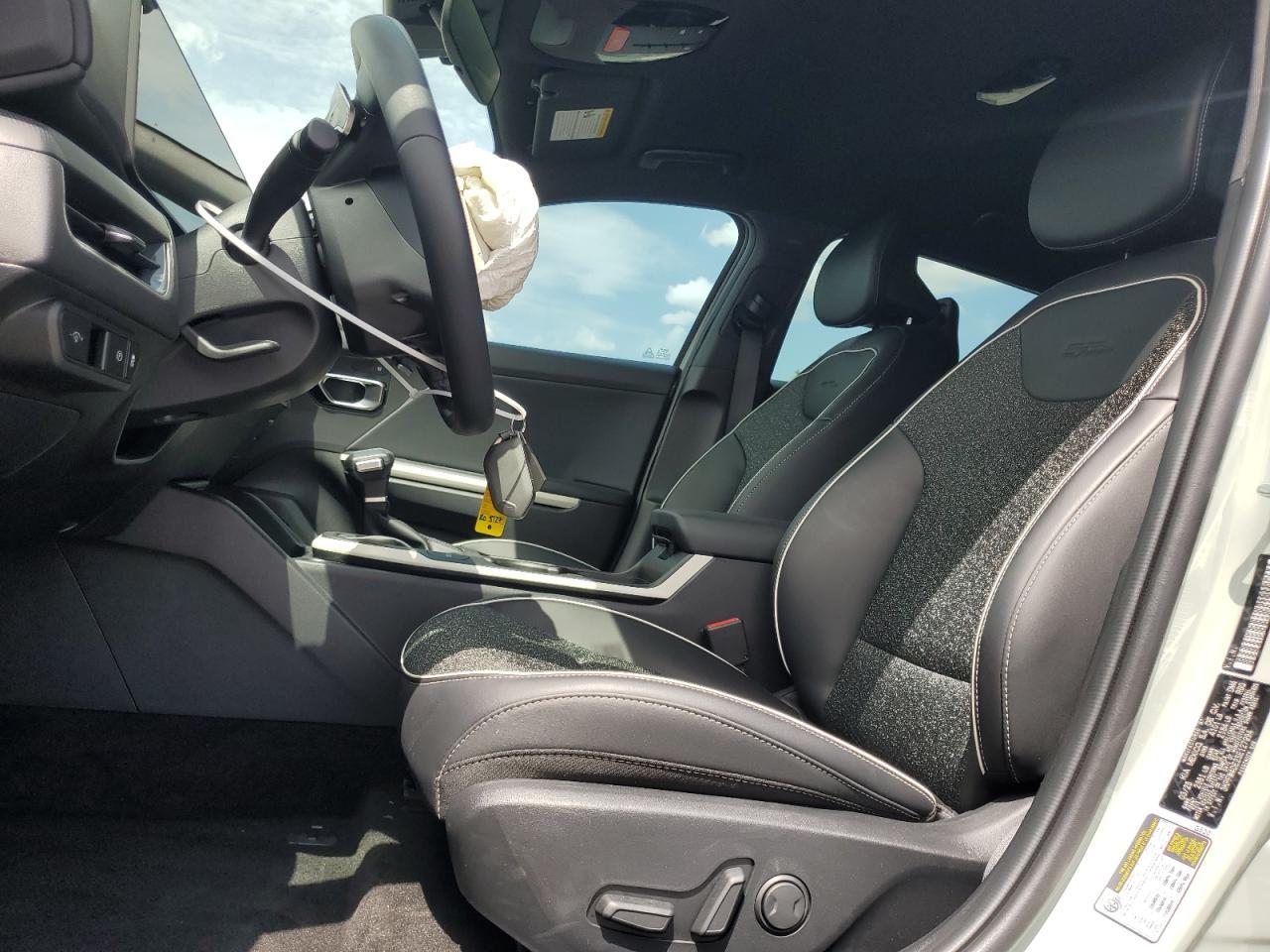 2025 Kia K4 Gt Line - Image 7