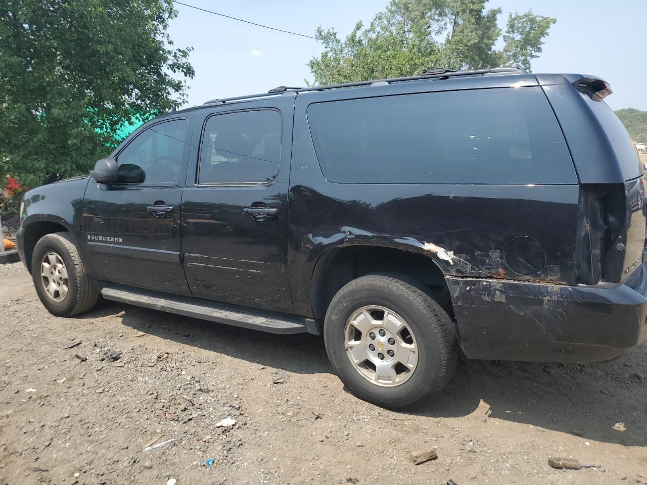 2008 Chevrolet Suburban K1500 Ls - Image 2