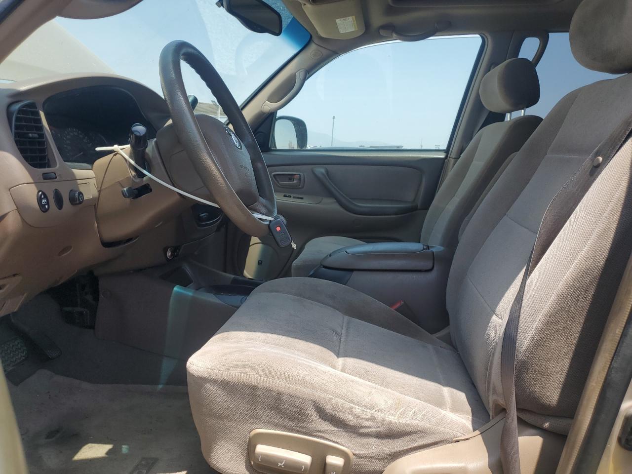 2004 Toyota Sequoia Sr5 - Image 7