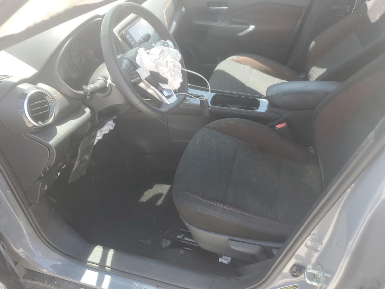 2023 Nissan Kicks Sr - Image 7