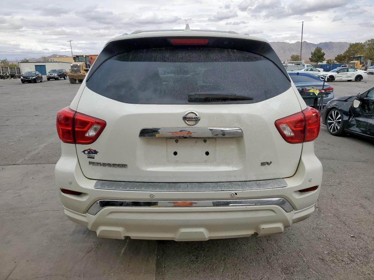 2019 Nissan Pathfinder S - Фото 6