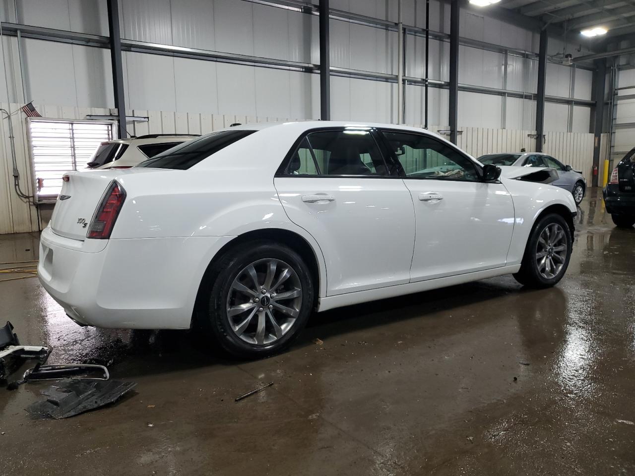 2014 Chrysler 300 S - Фото 3