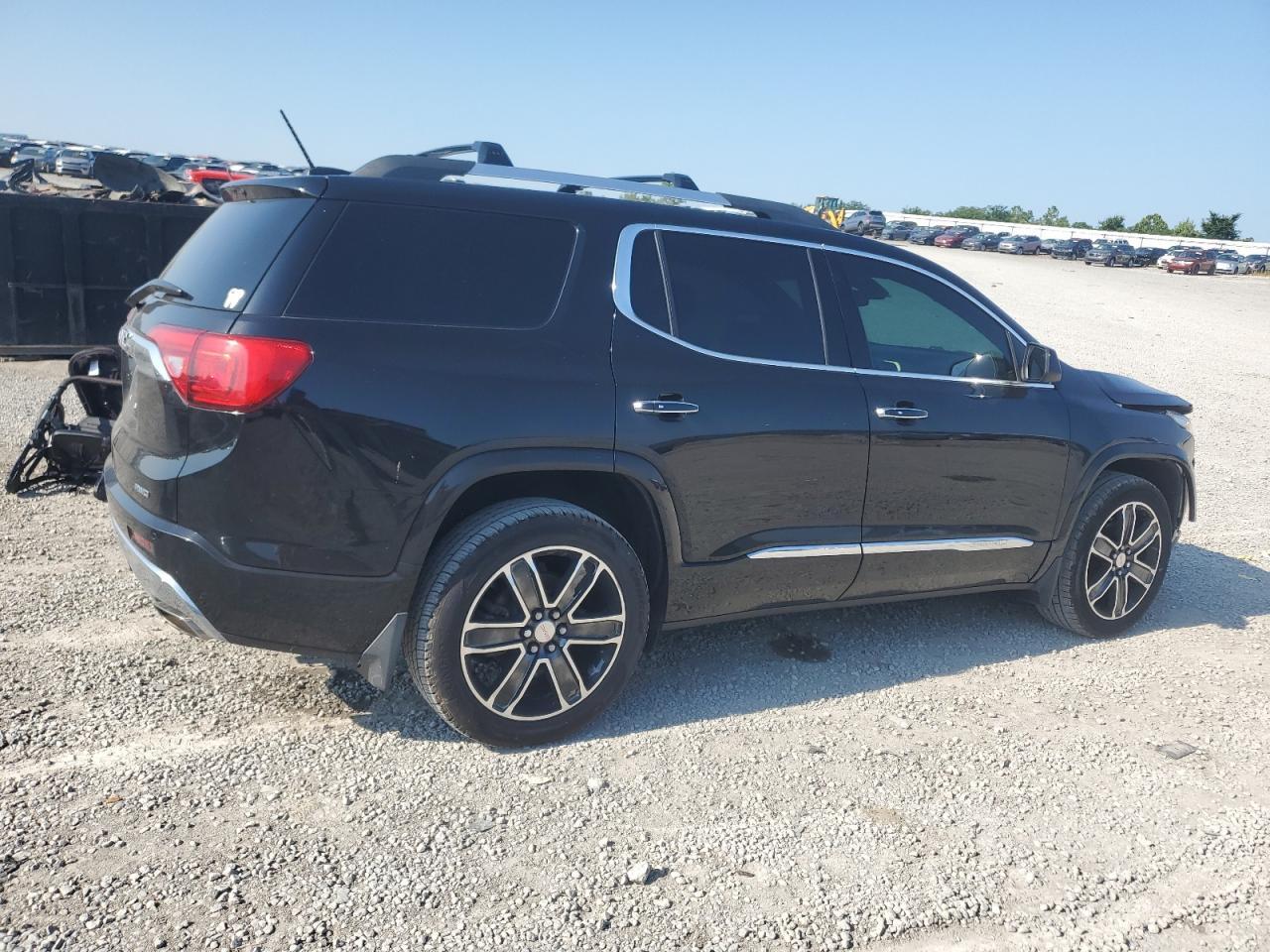 2017 GMC Acadia Denali - Фото 3