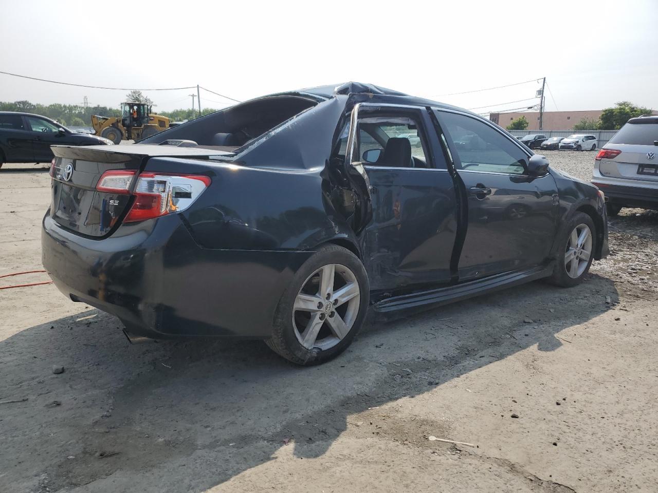 2014 Toyota Camry L - Image 3