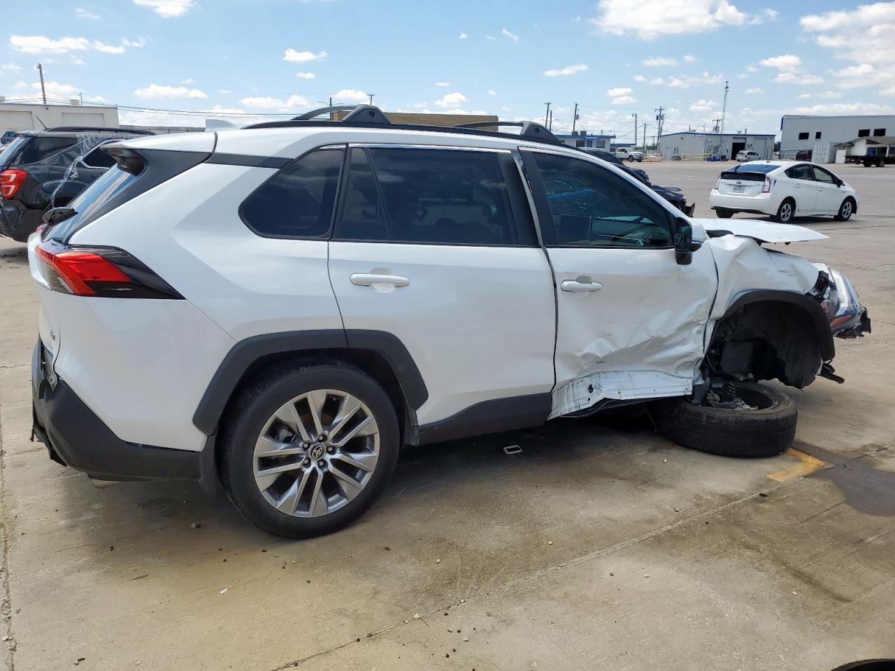 2023 Toyota Rav4 Xle Premium - Фото 3