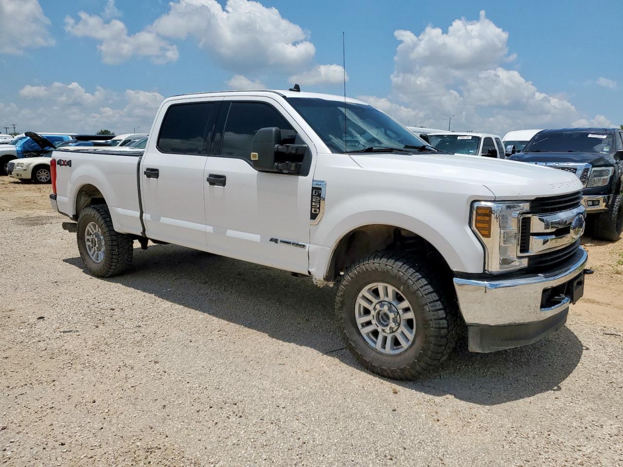 2019 Ford F250 Super Duty - Фото 4