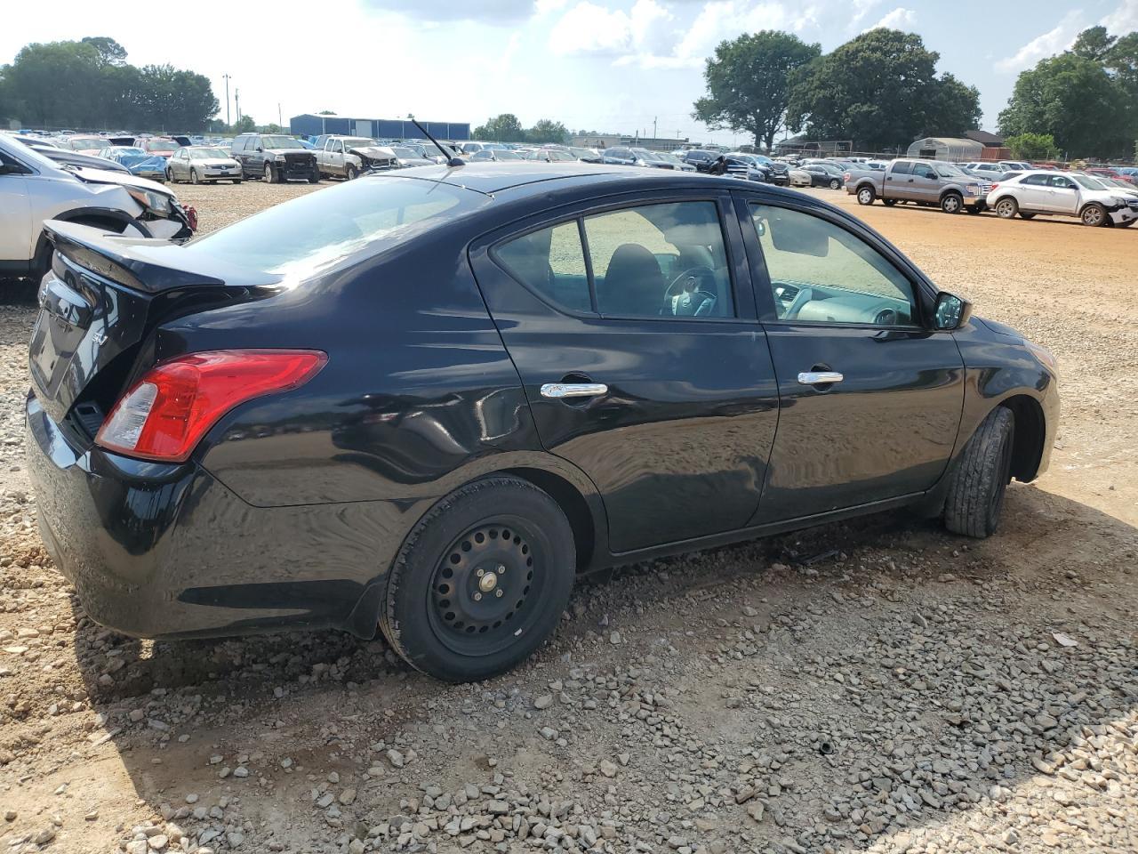 2019 Nissan Versa S - Image 3