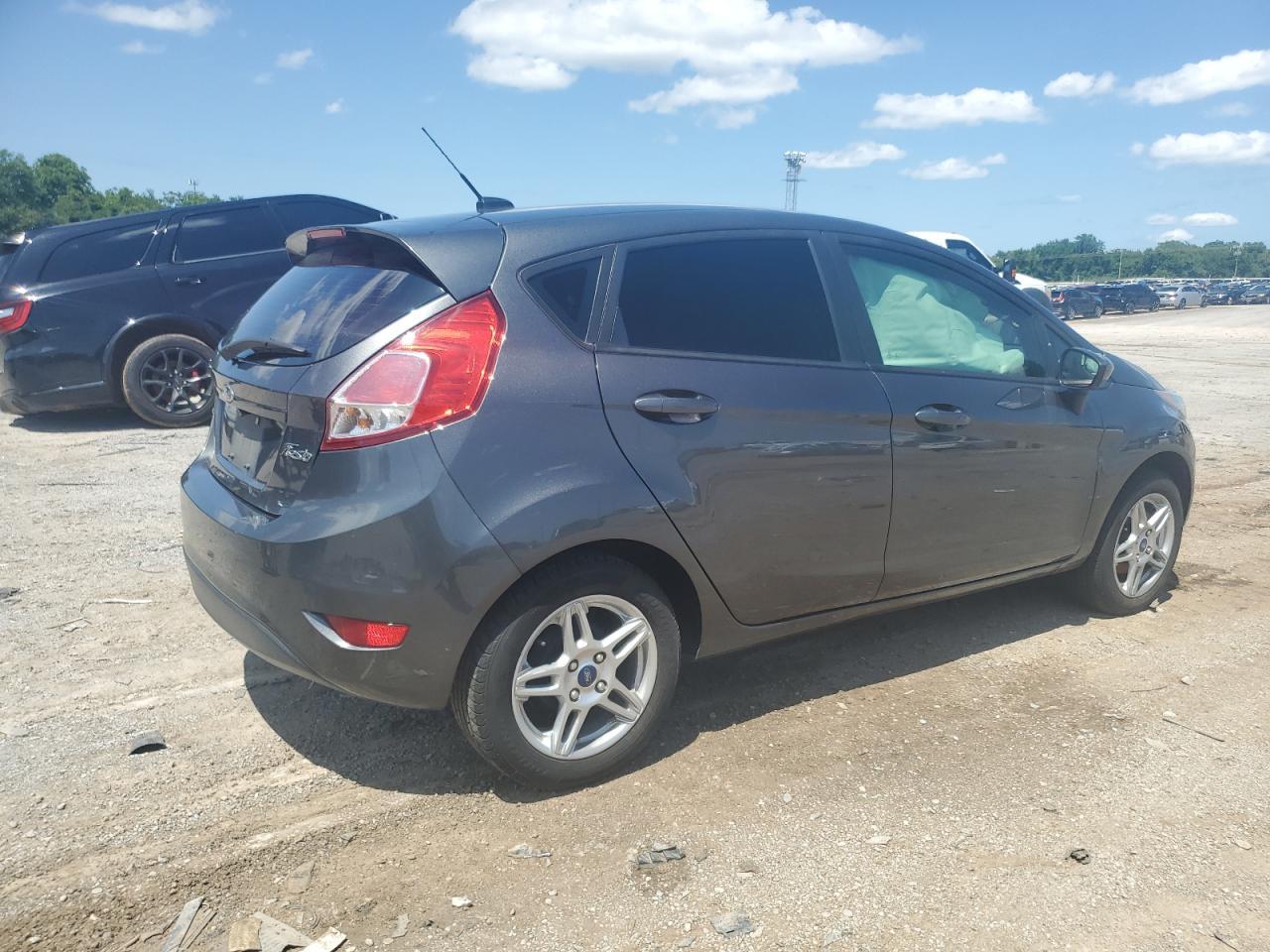 2019 Ford Fiesta Se - Image 3