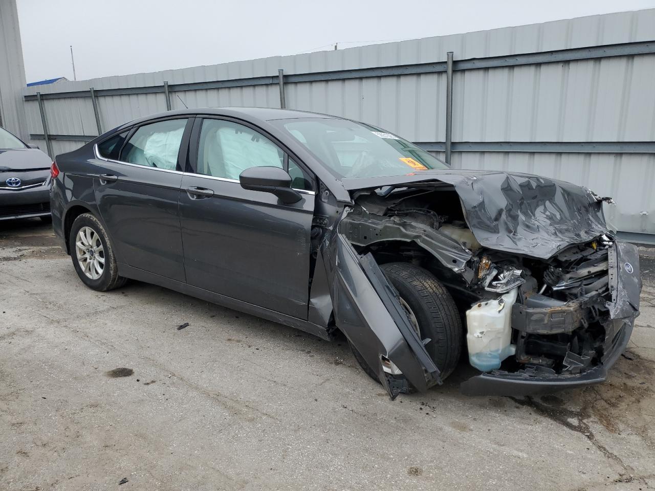 2018 Ford Fusion S - Image 4